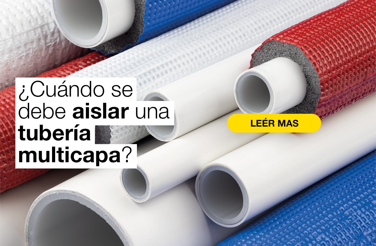 Tuberías multicapa con aislamiento térmico rojo, azul y blanco, que ilustran cuándo es necesario aislar las tuberías.